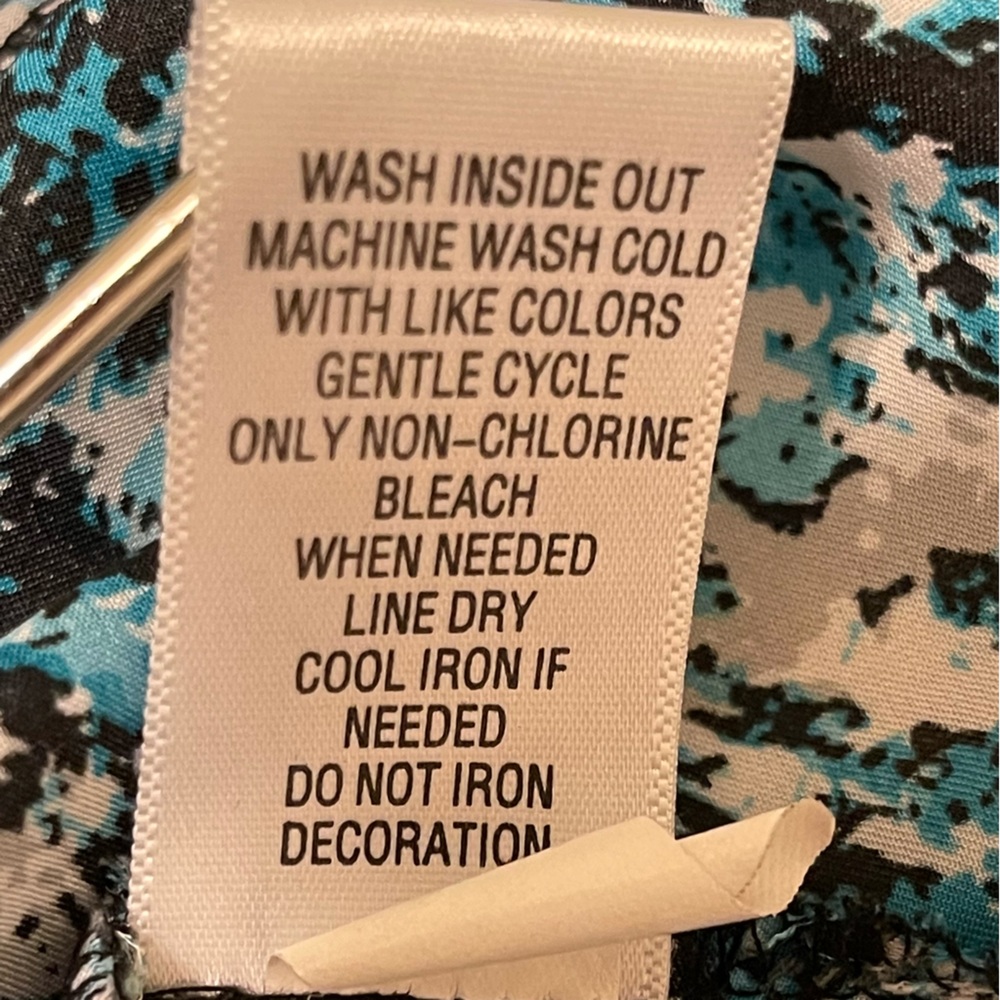 Apt. 9 Women’s XL Teal, White, and Black Geometric Sleeveless Tank Blouse Studs - Picture 6 of 8